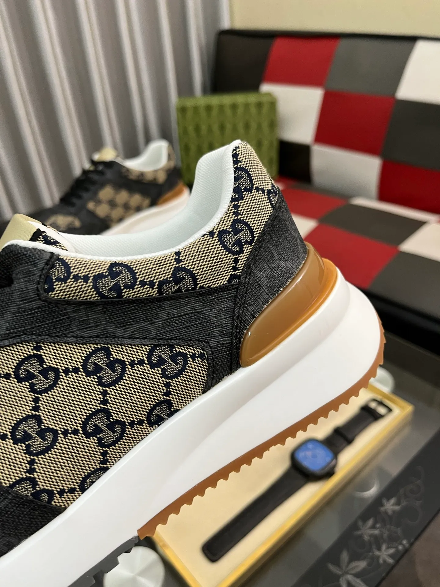 Men's shoes 💰438⌚️⌚️Gucci •Gucci original quality.~ Unique modern style sneakers. 🏃A must-have casual shoe for trendy men😍😍 Original brand imported from Italy, imported original leather, sheep lining (refuses to discolor and grind feet) Sole: Original sole provided by the original factory, French lazy style design ⚠️Fit to the feet, original quality, super comfortable original sole. Just like shooting the real thing 🎬The real thing is better, code number: 38-443️⃣colors available